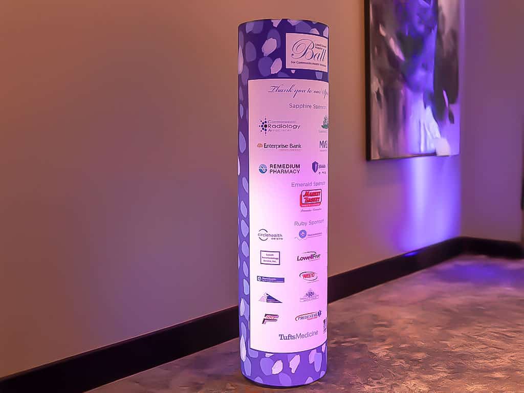 custom illuminated décor for gala
