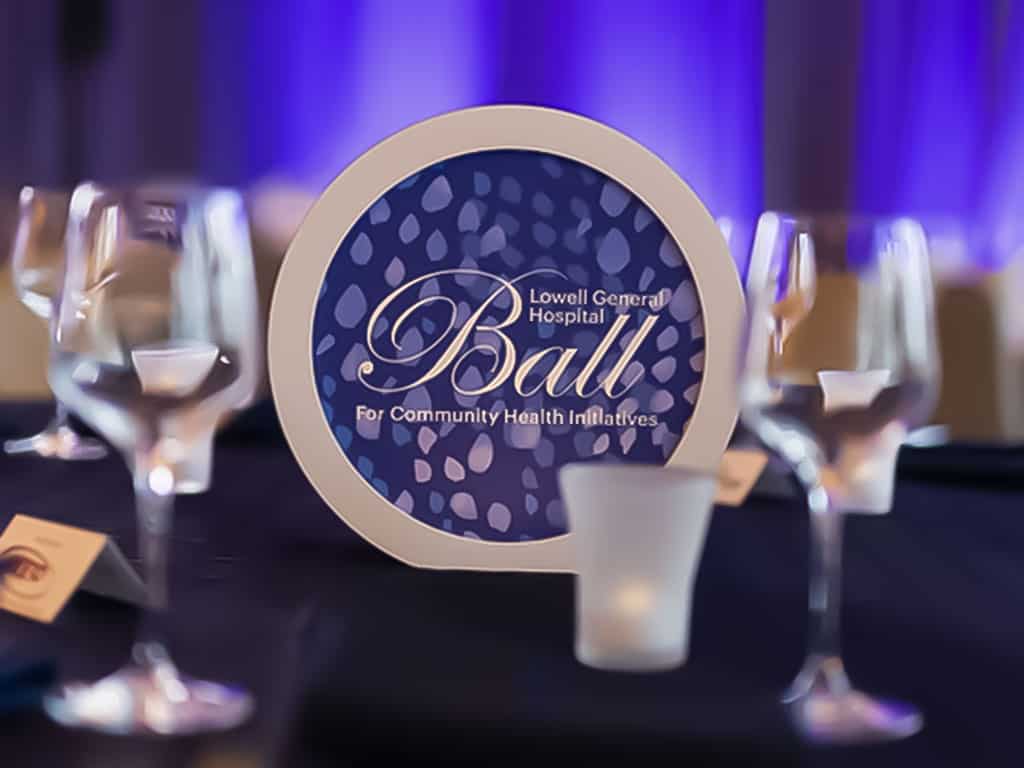 custom illuminated décor for gala
