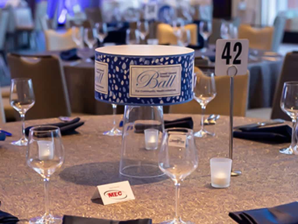 custom illuminated décor for gala